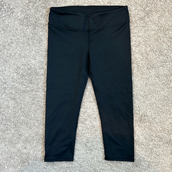 Fabletics capri leggings - Picture 1 of 3